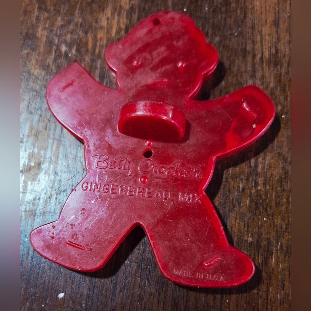 Vintage Betty Crocker Red Gingerbread Man Cookie Cutter
